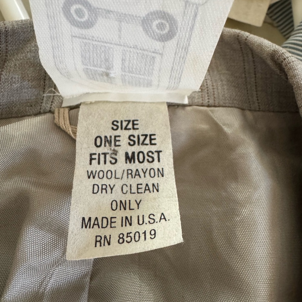 Beautiful rework men’s jacket one size fits most wool rayon. - Picture 5 of 10